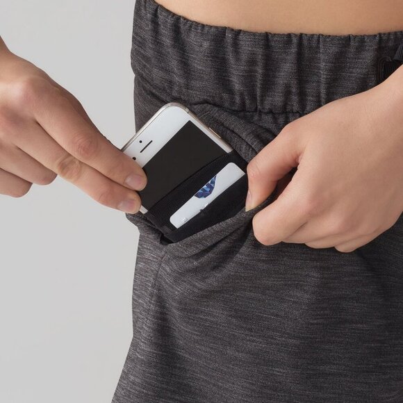 Lululemon On The Fly Short (3") Heathered Black Luxtreme- Size 6 - Picture 12 of 12